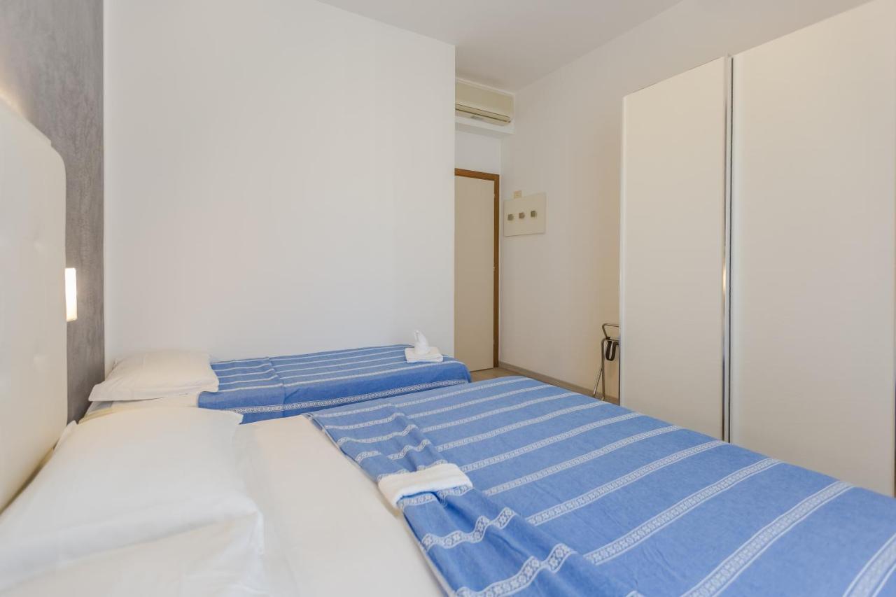 Hotel Bremen Rimini Exterior photo